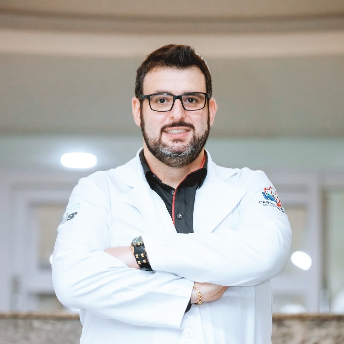 Dr. Bruno Pinotti — Médico Cardiologista e Arritmologista pelo Instituto Dante Pazzanese de Cardiologia, especialista em emergências médicas e ECG